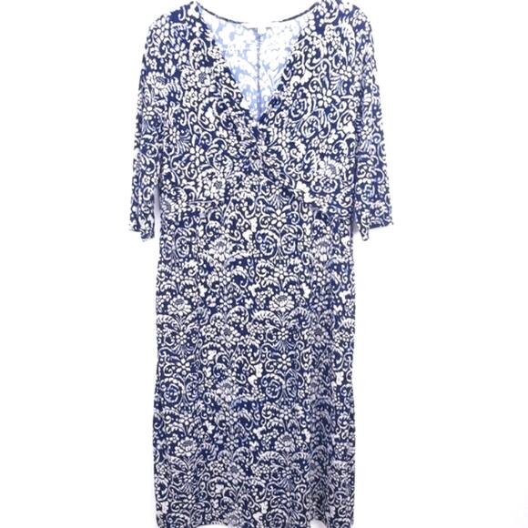 TravelSmith Dresses & Skirts - Travelsmith Blue and White 3/4‎ sleeve V-Neck Packable Dress Size Large Petite